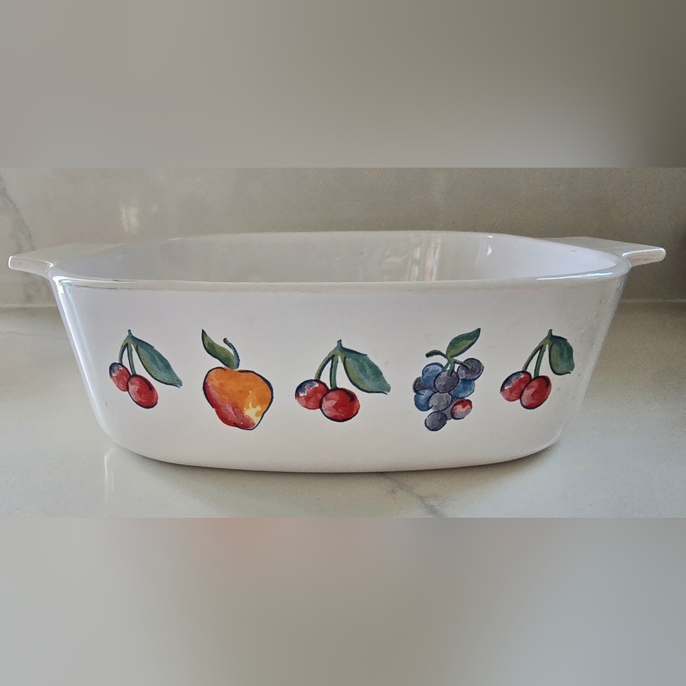 Vintage CorningWare 2 Liter Square Casserole Dish Fruit‎ Basket Pattern